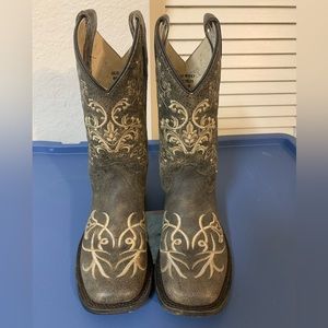 Girls youth size 1.5 square toe boots